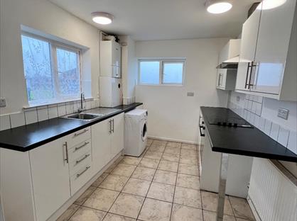 2 Bed Maisonette, Western Avenue, LE16