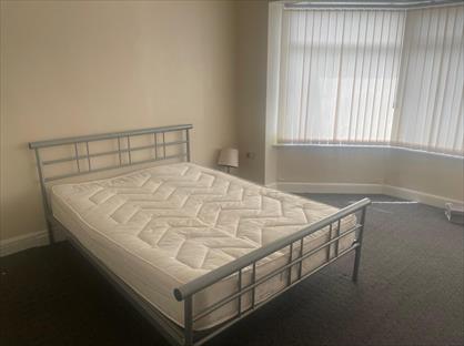 Room in a Shared House, Leeds Road, BD3