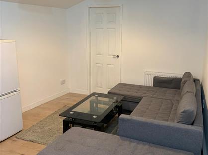 Studio Flat, Barnard Road, EN1