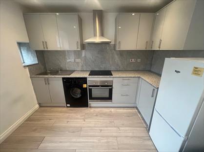 1 Bed Flat, High Street, TW3