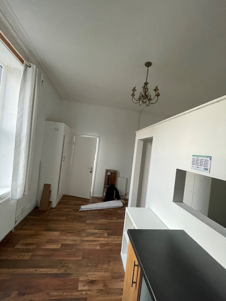 Studio Flat, Priory Road, S7 photo 4