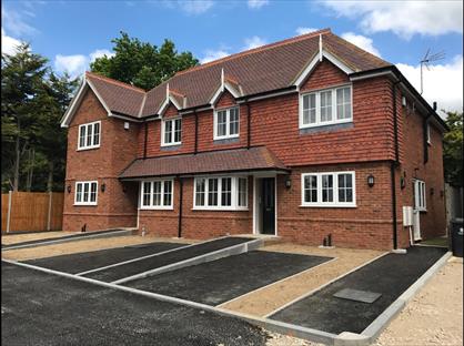 5 Bed Semi-Detached House, Abbey Gate, SL6