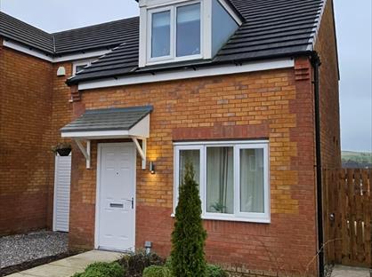 3 Bed Semi-Detached House, Hill Top Drive, OL11