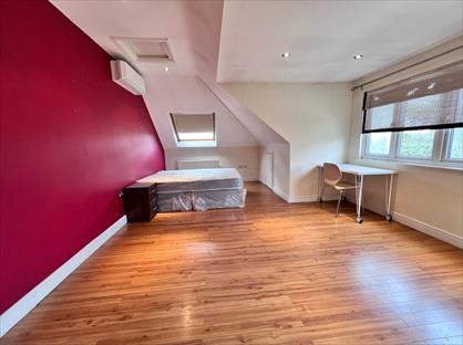 Room in a Shared House, Watford Way, NW7