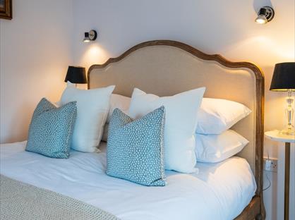 2 Bed Detached House, Greys Road, RG9