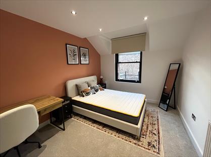 1 Bed Flat, New Briggate, LS2