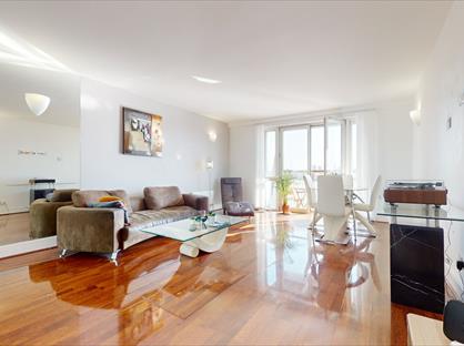 2 Bed Flat, Waterman Building, E14