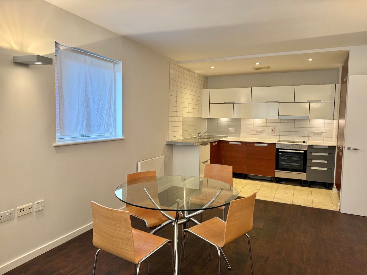 Additional image 3 of 2 Bed Flat, City Road East, M15, N1 7GU