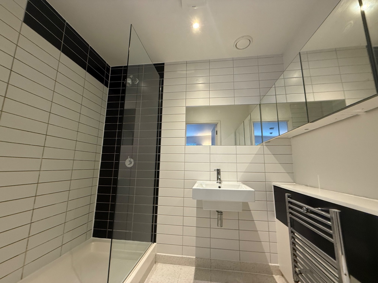 Additional image 7 of 2 Bed Flat, City Road East, M15, N1 7GU