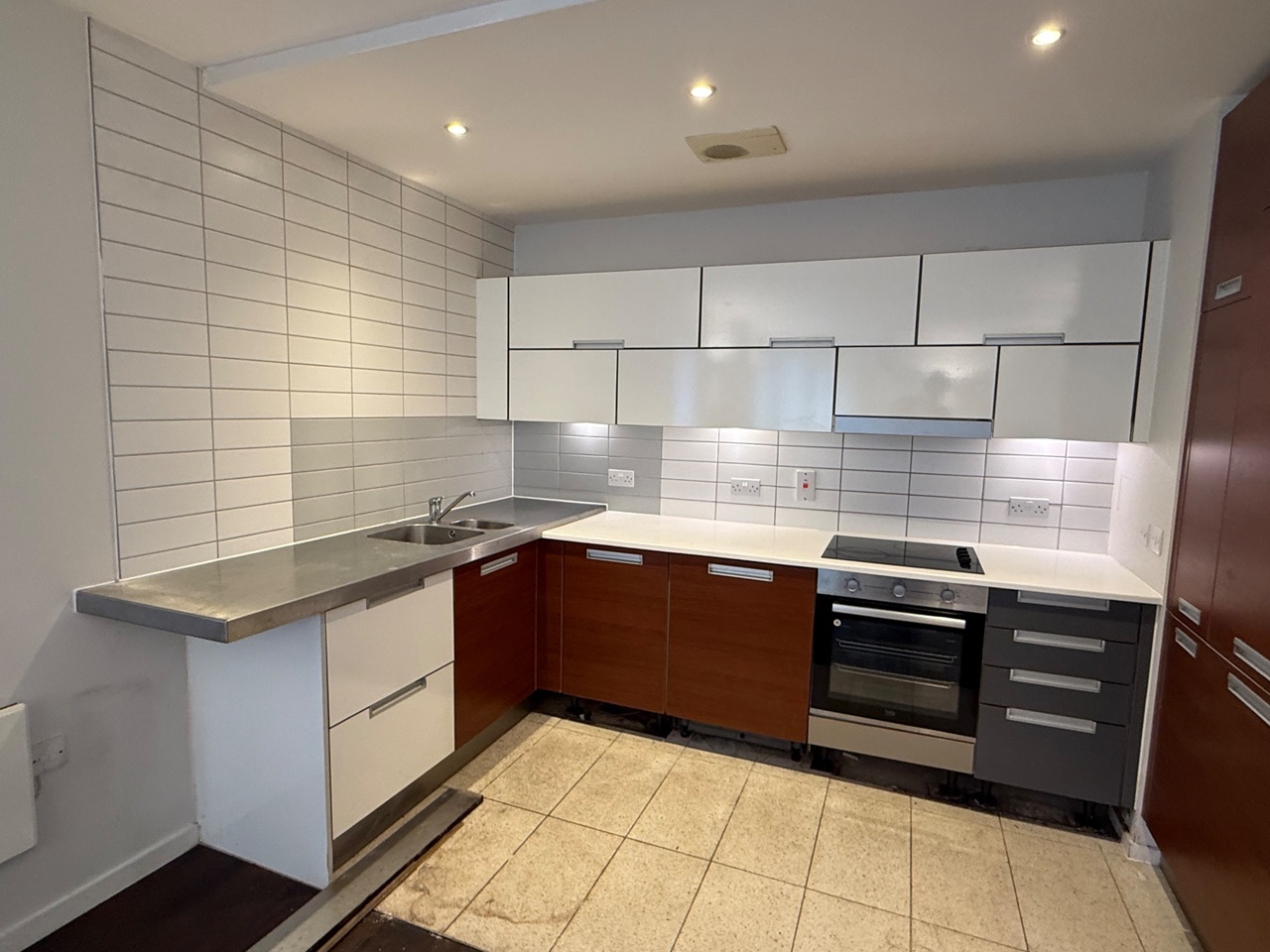 Additional image 11 of 2 Bed Flat, City Road East, M15, N1 7GU