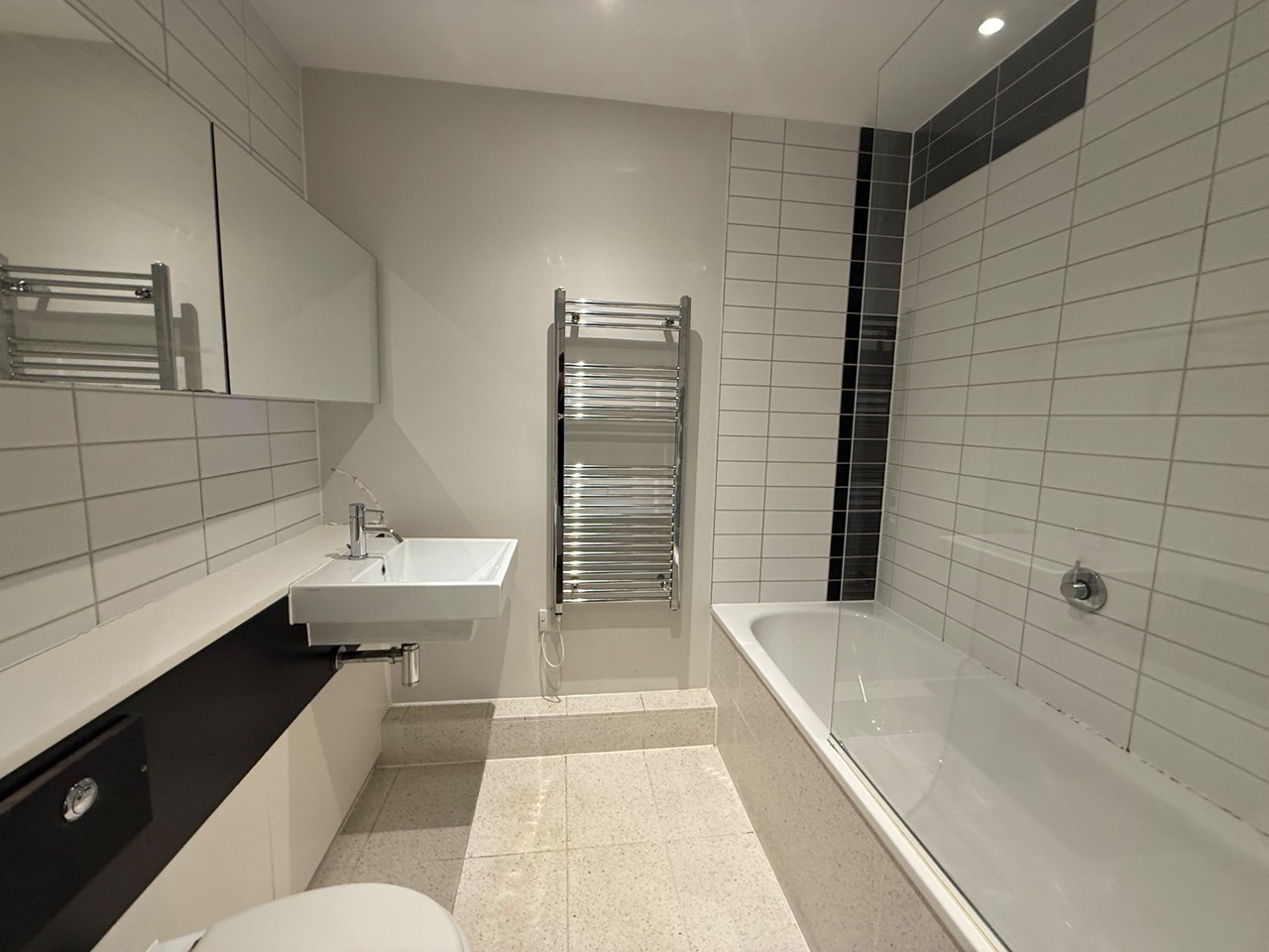 Additional image 12 of 2 Bed Flat, City Road East, M15, N1 7GU