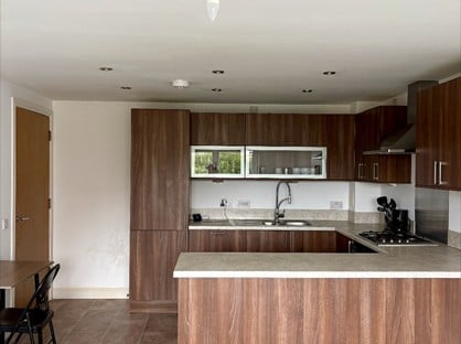 2 Bed Flat, Mcdonald Road, EH7