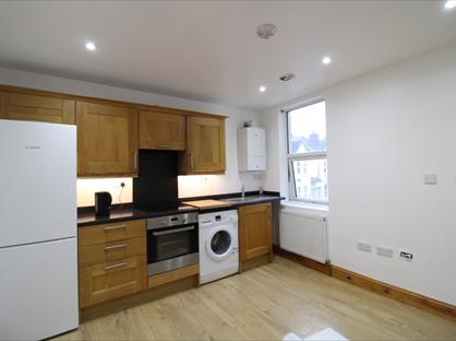 Room in a Shared Flat, Smallwood Road, SW17