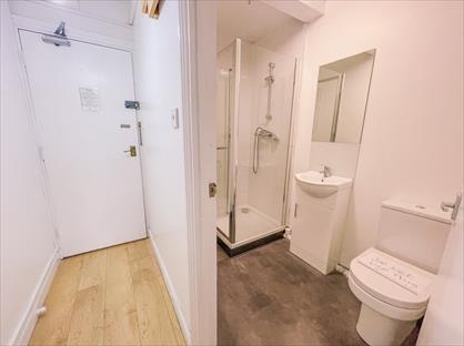 Studio Flat, Kember Street, N1