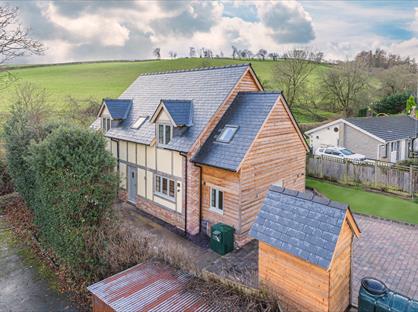 3 Bed Detached House, The Oaks, LD7