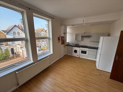 2 Bed Flat, Hermitage Road, N4