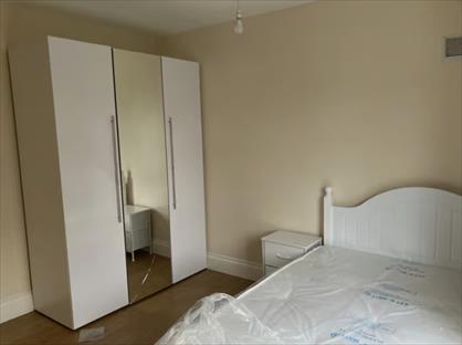 3 Bed Semi-Detached House, Meade Hill Road, M25