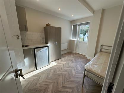 Studio Flat, Durban Road, N17