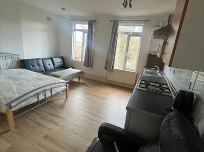 Studio Flat, Studio, NW2
