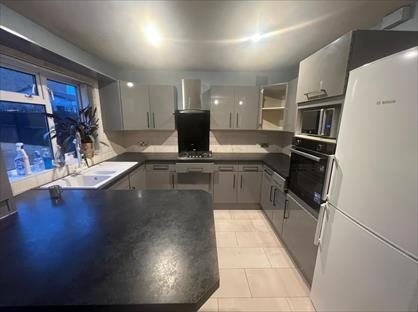 5 Bed Semi-Detached House, Milford Road, UB1