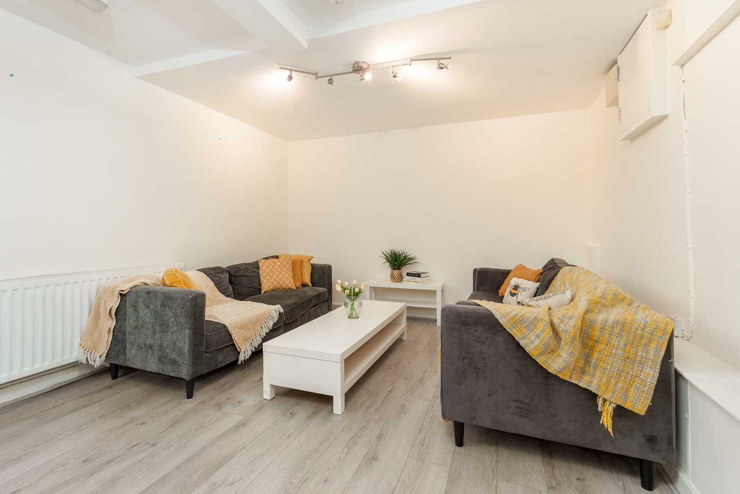 7 Bed Flat, Trafalgar Street, S1, N1 7GU