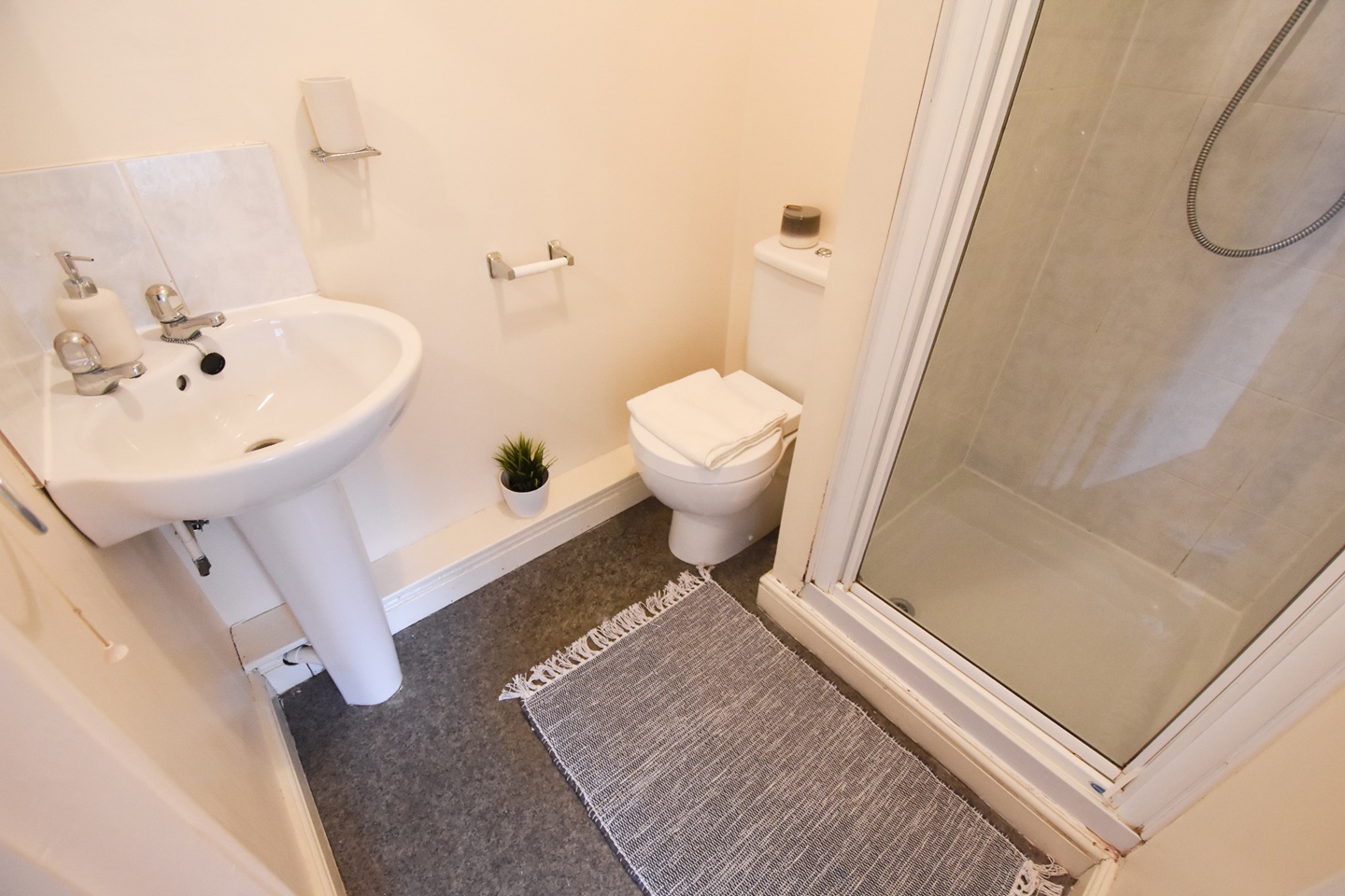 Additional image 3 of Room in a Shared Flat, Western Road, LE3, N1 7GU