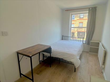 Room in a Shared House, Edmeston Close, E9