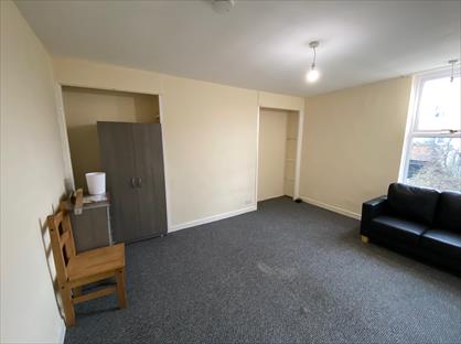 Studio Flat, Osborne Road, L13