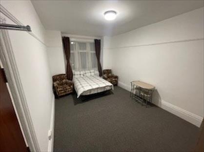Room in a Shared House, Sidney Avenue, N13