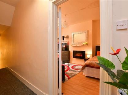 Studio Flat, Goldstone Villas, BN3