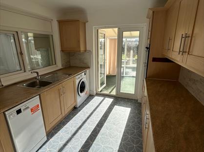 4 Bed Semi-Detached House, Brangwyn Grove, BS7