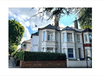 1 Bed Flat, Mansell Road, W3