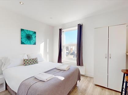 Studio Flat, Hogarth Road, SW5
