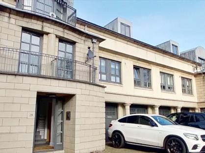 3 Bed Maisonette, Cavalry Park Drive, EH15