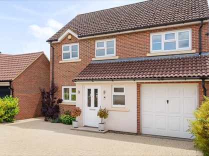 4 Bed Detached House, Virginia Water, GU25