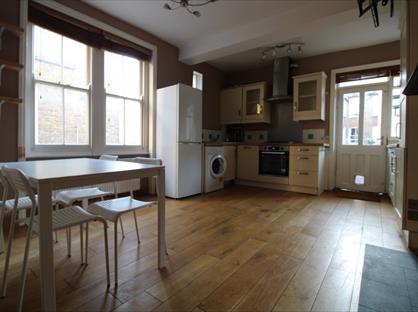 3 Bed Flat, Gilbey Road, SW17