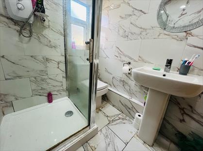 1 Bed Flat, Stone Hall Road, BD2