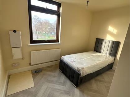 Room in a Shared House, Titmuss Avenue, SE28