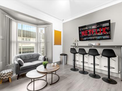 Room in a Shared House, Windmill Hill, B63