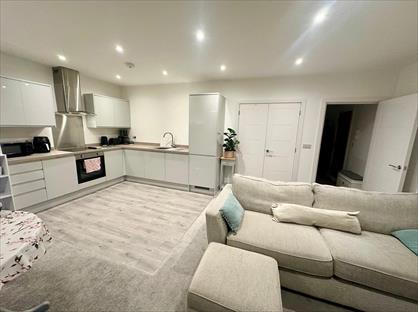 1 Bed Flat, Anstey Lane, GU34