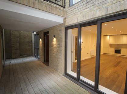 1 Bed Penthouse, King Court, E14