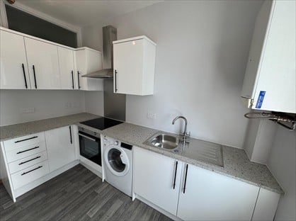 2 Bed Flat, Barton Road, M32