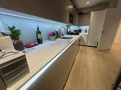 3 Bed Penthouse, Burnell Building, NW2