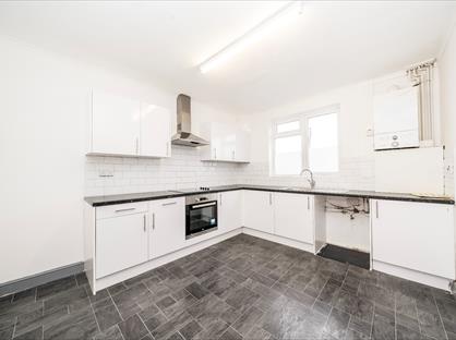 3 Bed Maisonette, Blackfen Parade, DA15