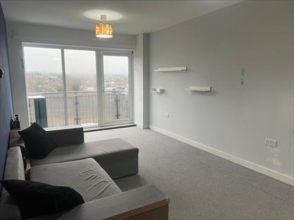2 Bed Flat, Woodall Court, CR0