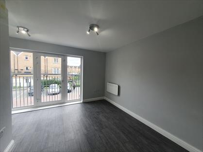 Studio Flat, Divine Way, UB3