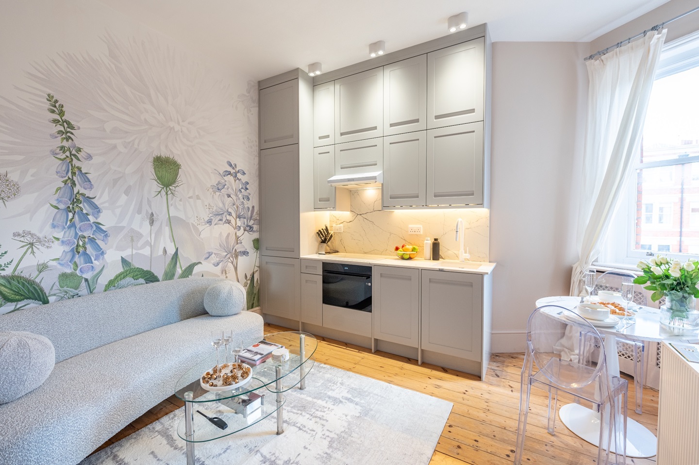 2 Bed Flat, Albert Palace Mansions, SW11