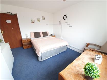 Room in a Shared House, Stroud Avenue, WV12