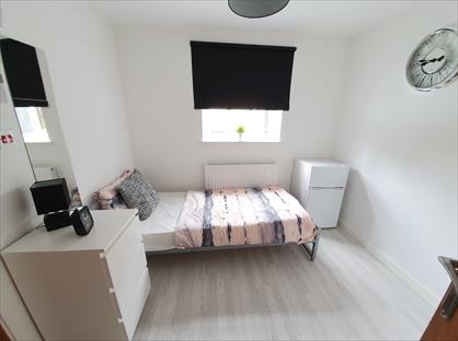 Studio Flat, Wheelers Fold, WV1