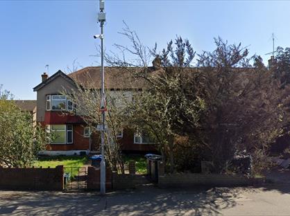 Studio Flat, Hook Road, KT6